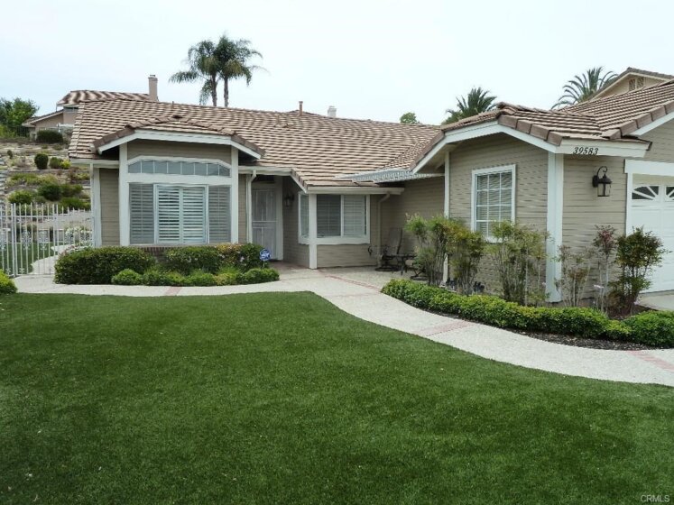 39583 Via Dominique Photo