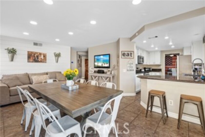 25233 Calle De Tres Amigos Photo